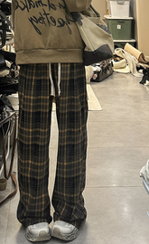 Lockere, hoch taillierte, dicke Fleece-Karohose